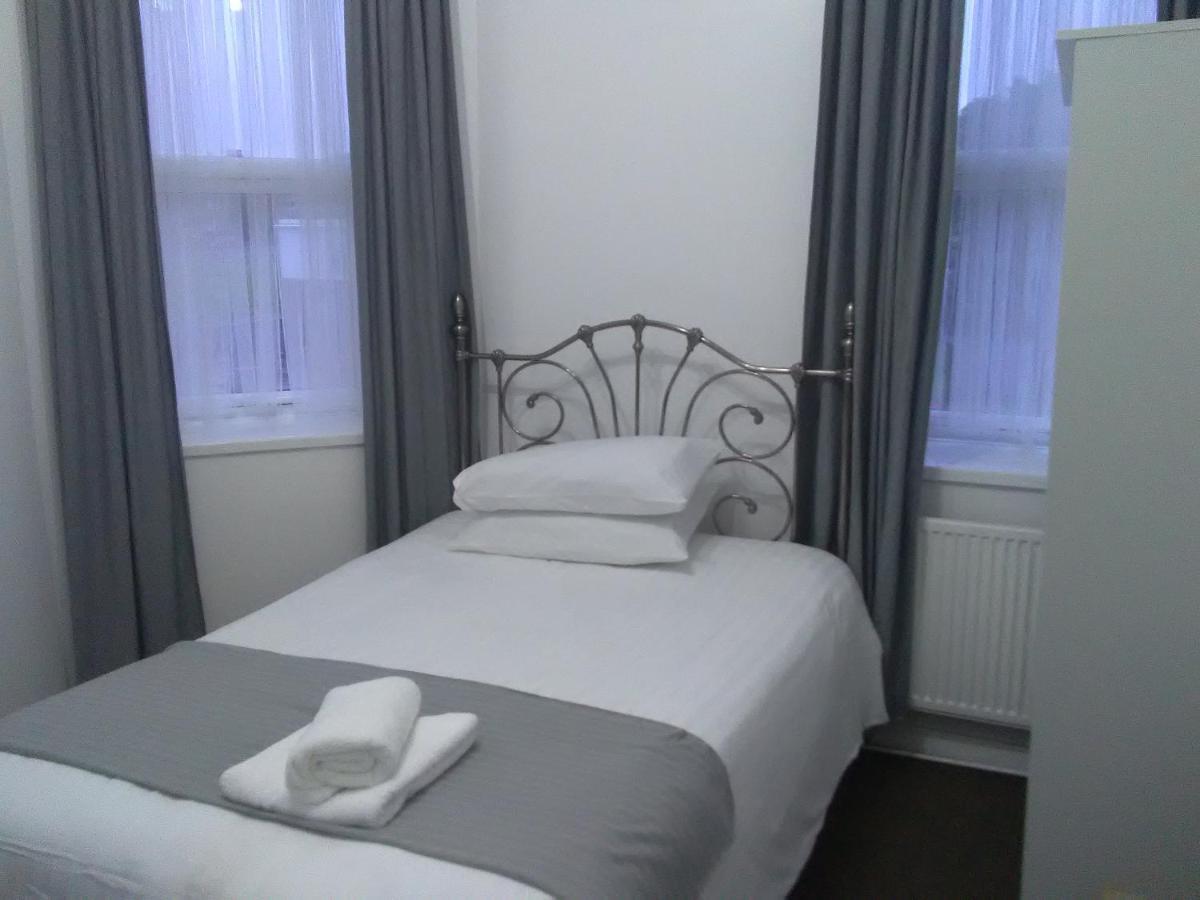 Newcastle West Hotel & Bar Εξωτερικό φωτογραφία