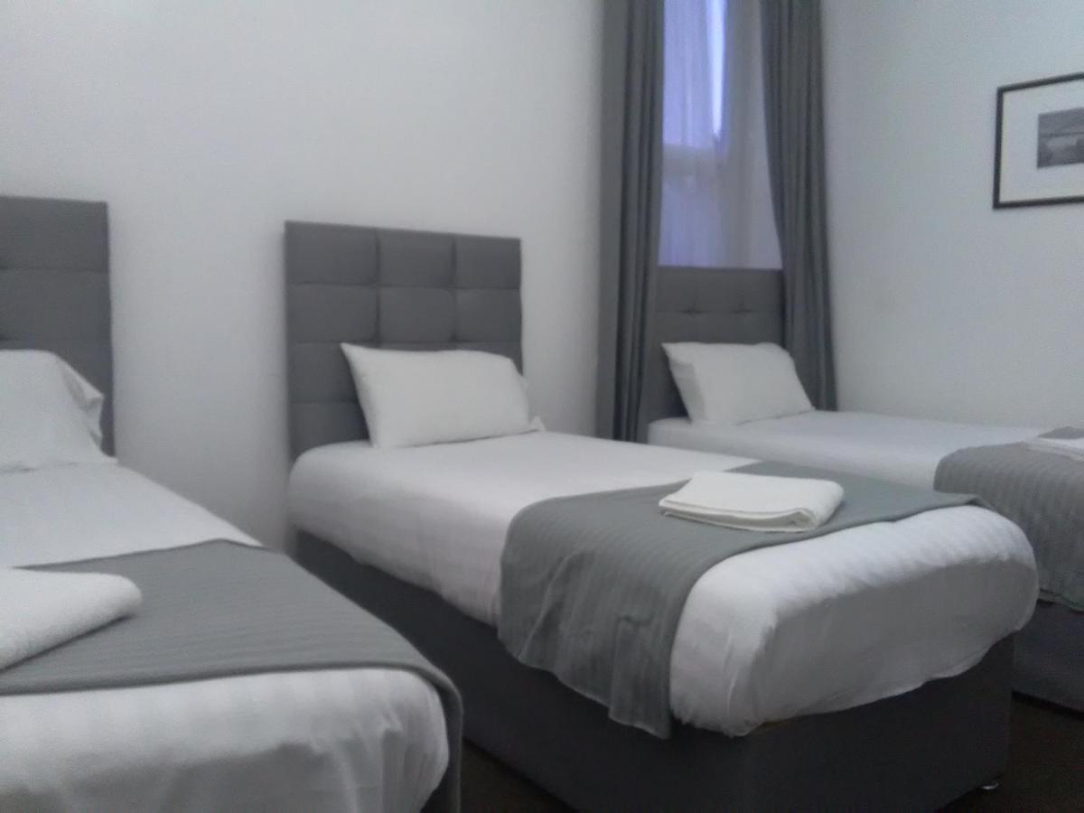 Newcastle West Hotel & Bar Εξωτερικό φωτογραφία