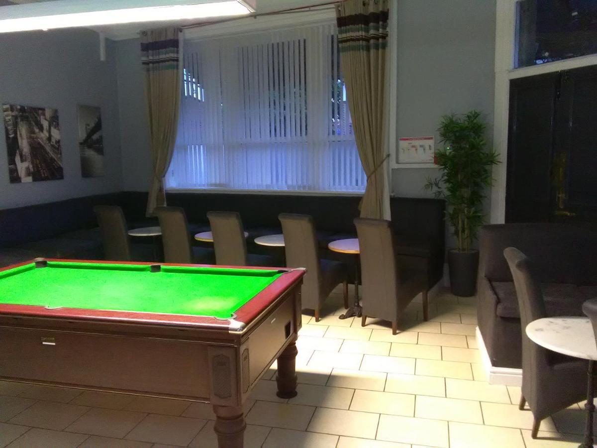 Newcastle West Hotel & Bar Εξωτερικό φωτογραφία