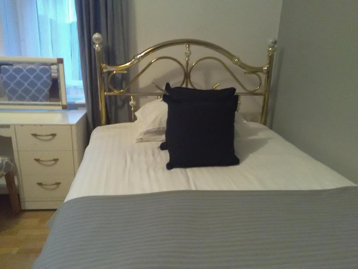 Newcastle West Hotel & Bar Εξωτερικό φωτογραφία