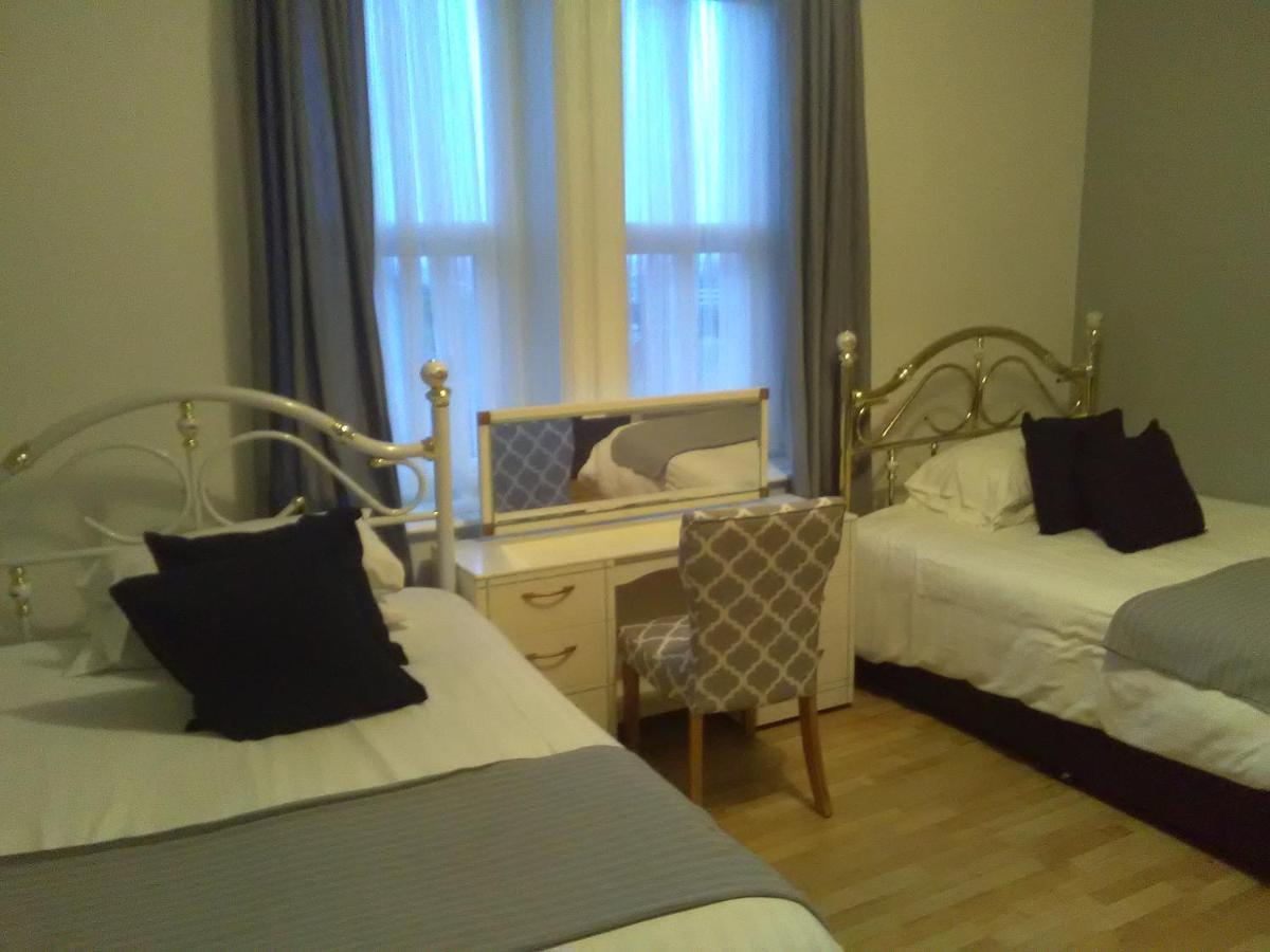 Newcastle West Hotel & Bar Εξωτερικό φωτογραφία
