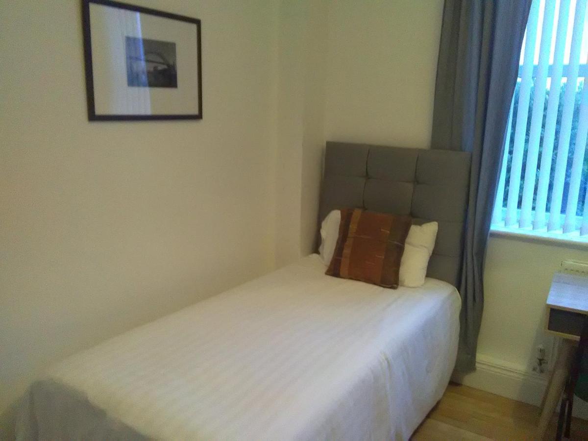 Newcastle West Hotel & Bar Εξωτερικό φωτογραφία