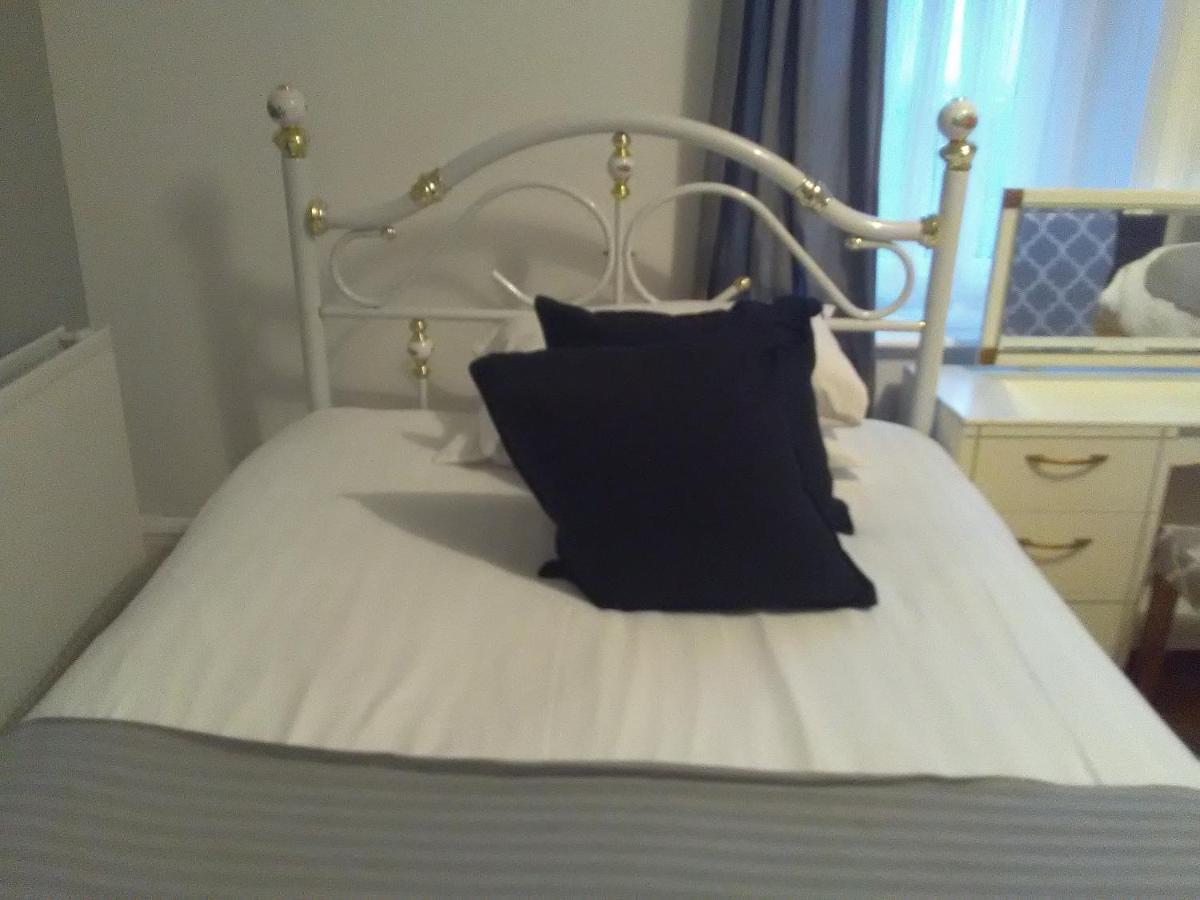 Newcastle West Hotel & Bar Εξωτερικό φωτογραφία