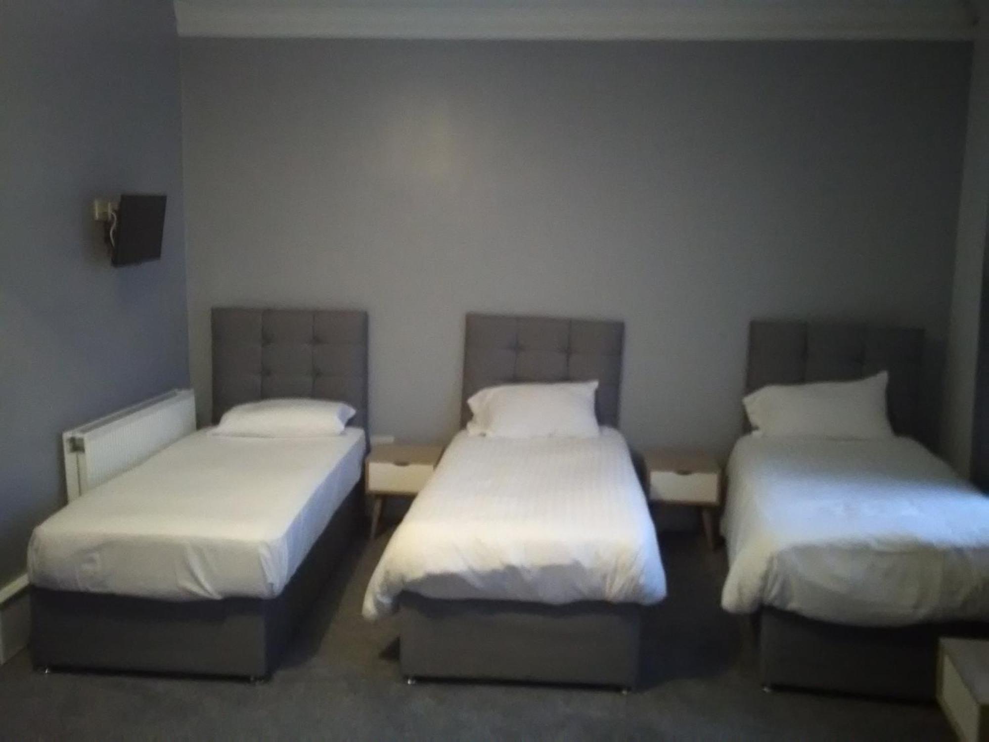 Newcastle West Hotel & Bar Δωμάτιο φωτογραφία