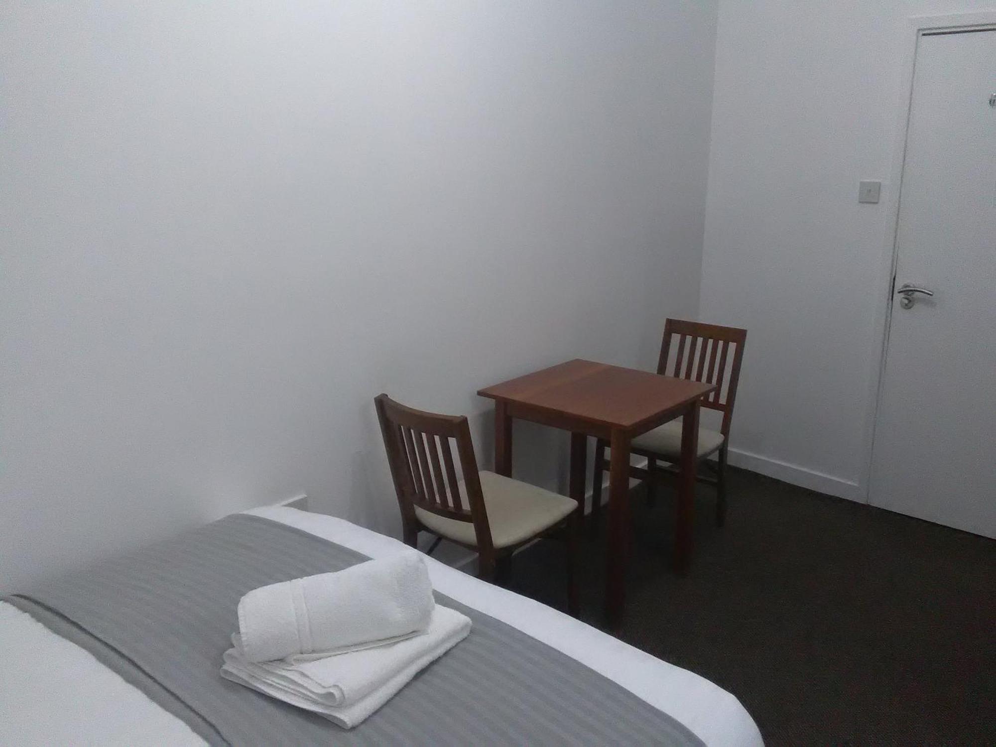Newcastle West Hotel & Bar Δωμάτιο φωτογραφία