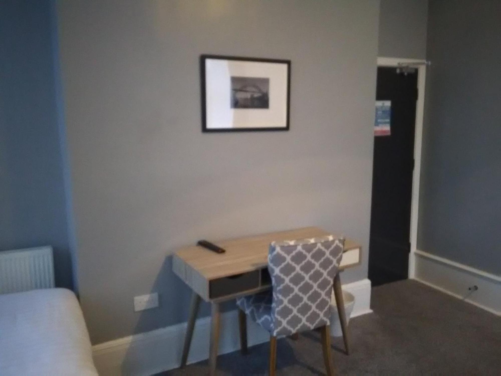 Newcastle West Hotel & Bar Δωμάτιο φωτογραφία