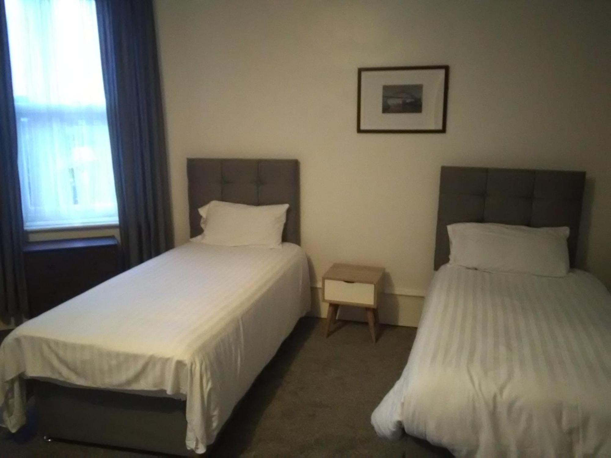 Newcastle West Hotel & Bar Δωμάτιο φωτογραφία