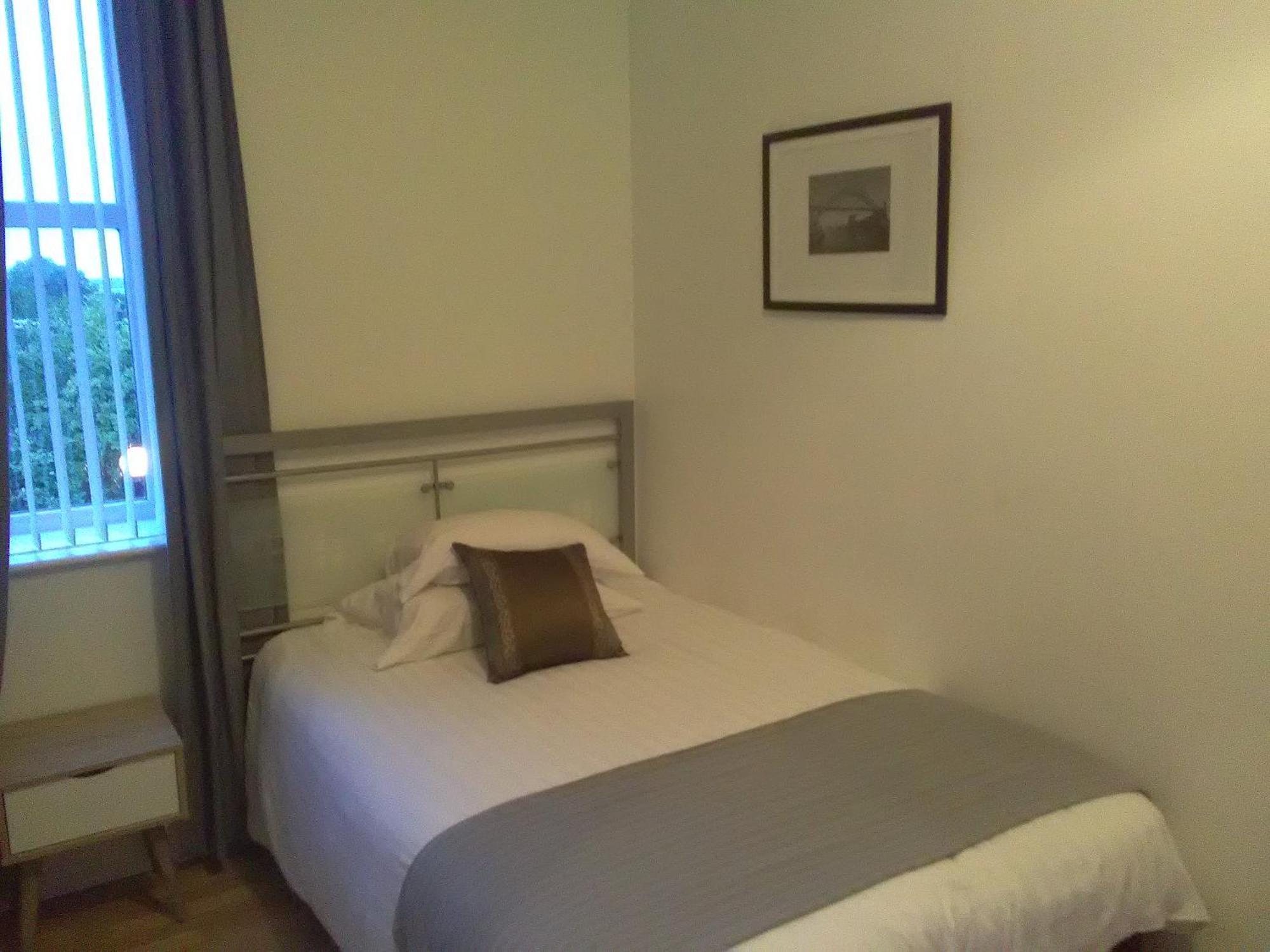Newcastle West Hotel & Bar Δωμάτιο φωτογραφία
