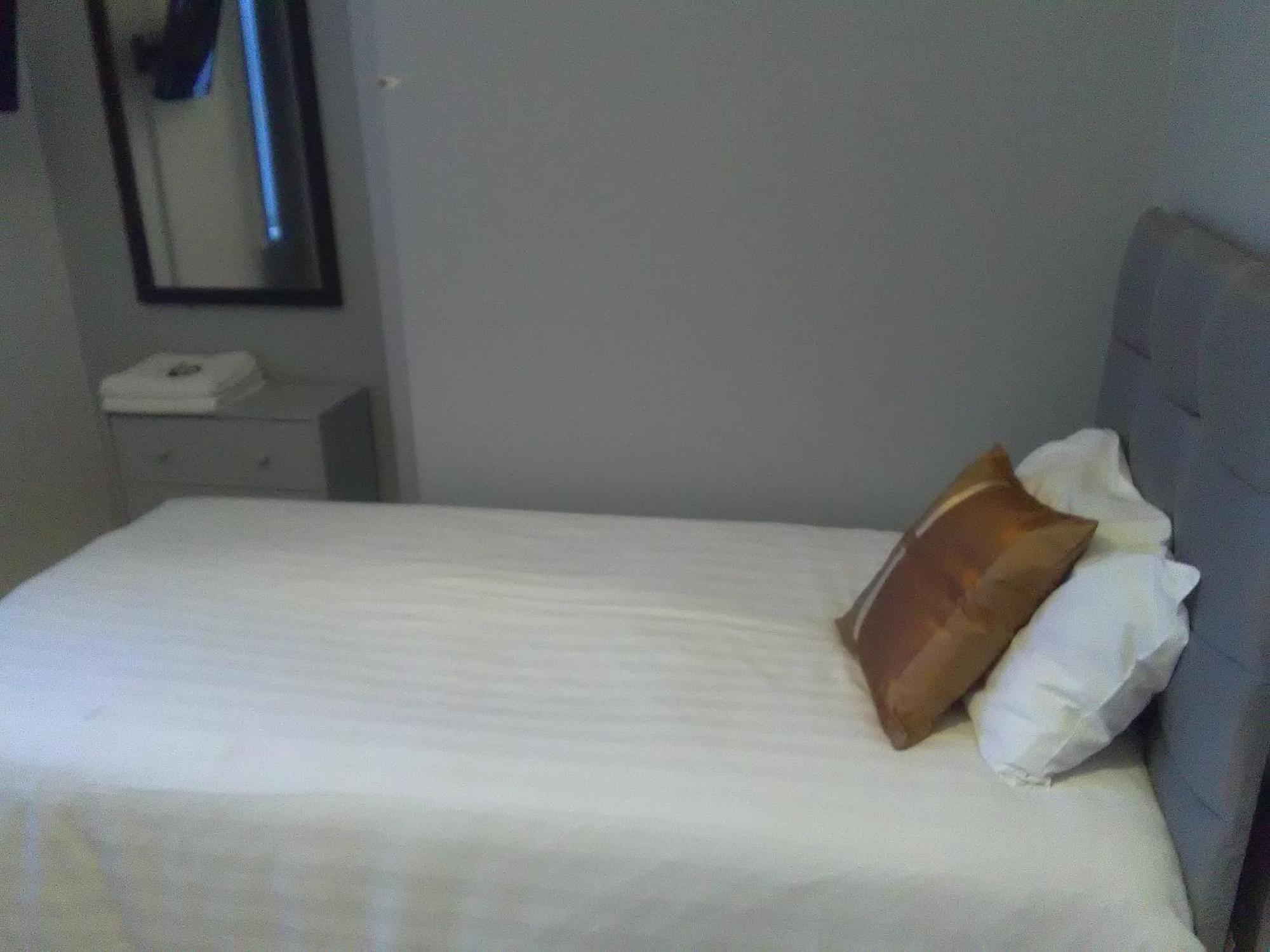 Newcastle West Hotel & Bar Δωμάτιο φωτογραφία