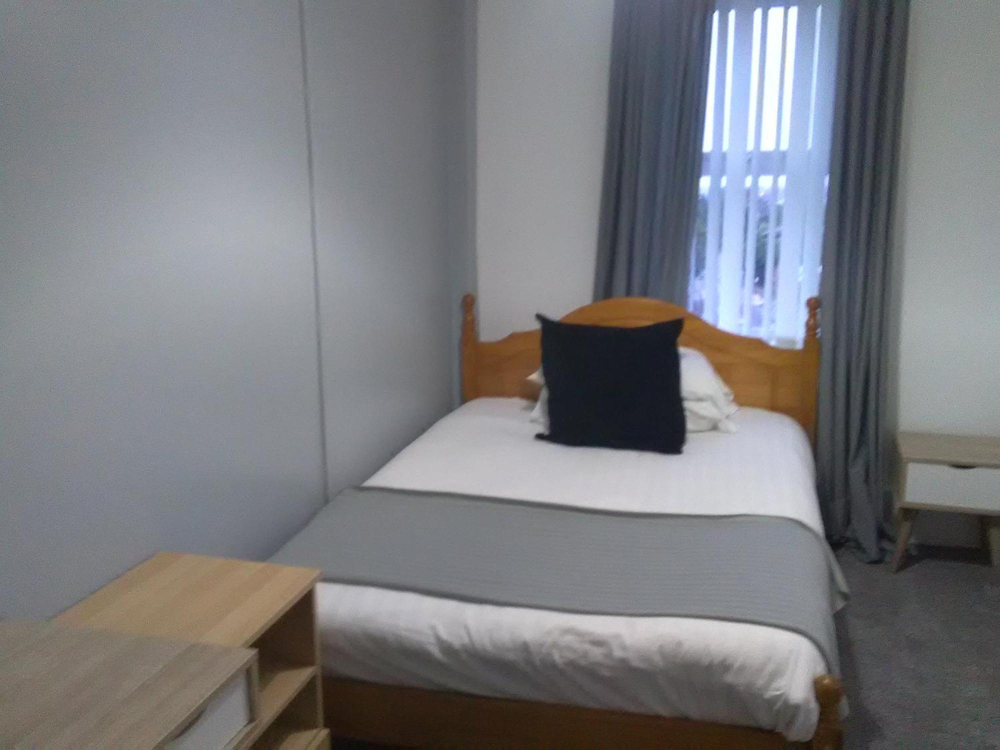 Newcastle West Hotel & Bar Δωμάτιο φωτογραφία
