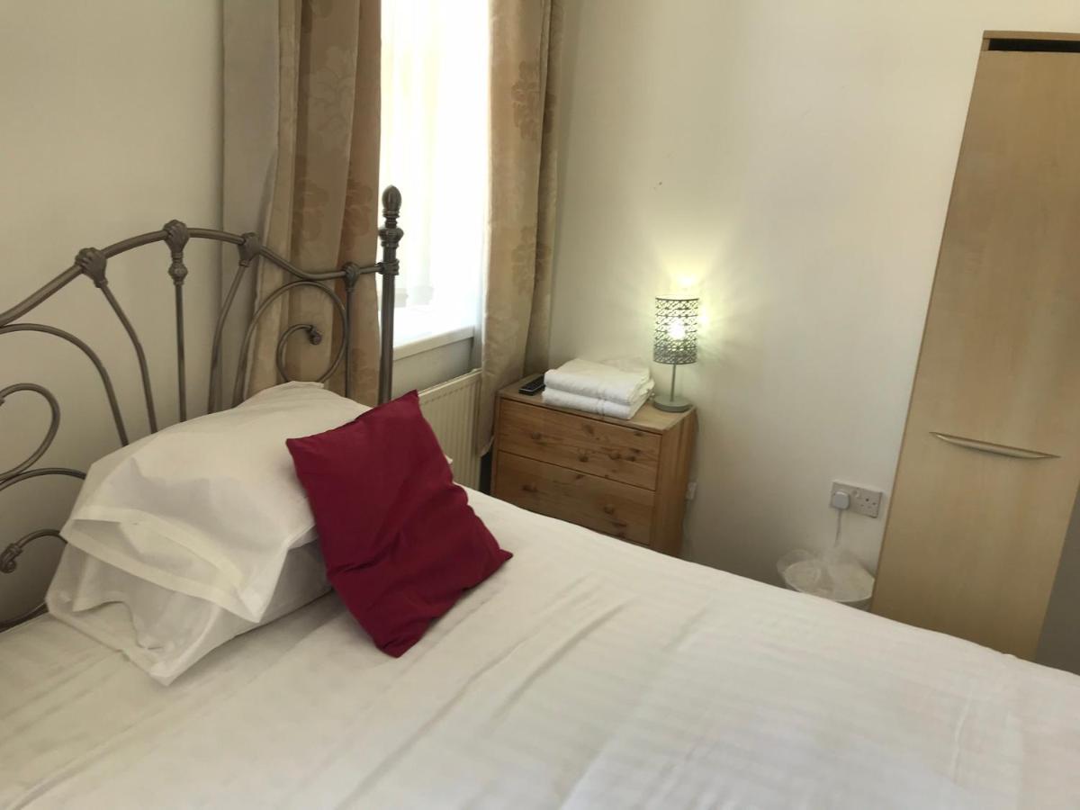 Newcastle West Hotel & Bar Εξωτερικό φωτογραφία