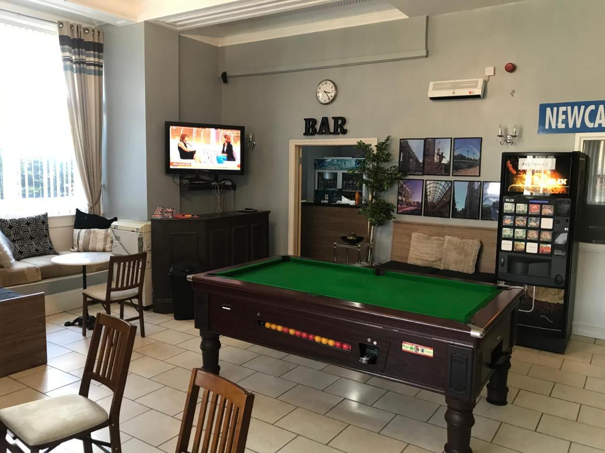 Newcastle West Hotel & Bar Εξωτερικό φωτογραφία