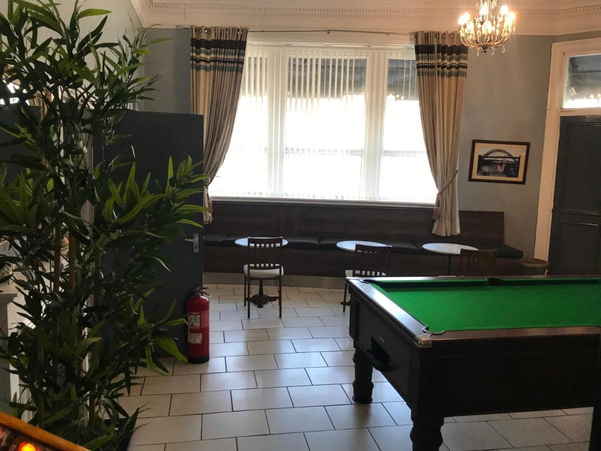 Newcastle West Hotel & Bar Εξωτερικό φωτογραφία