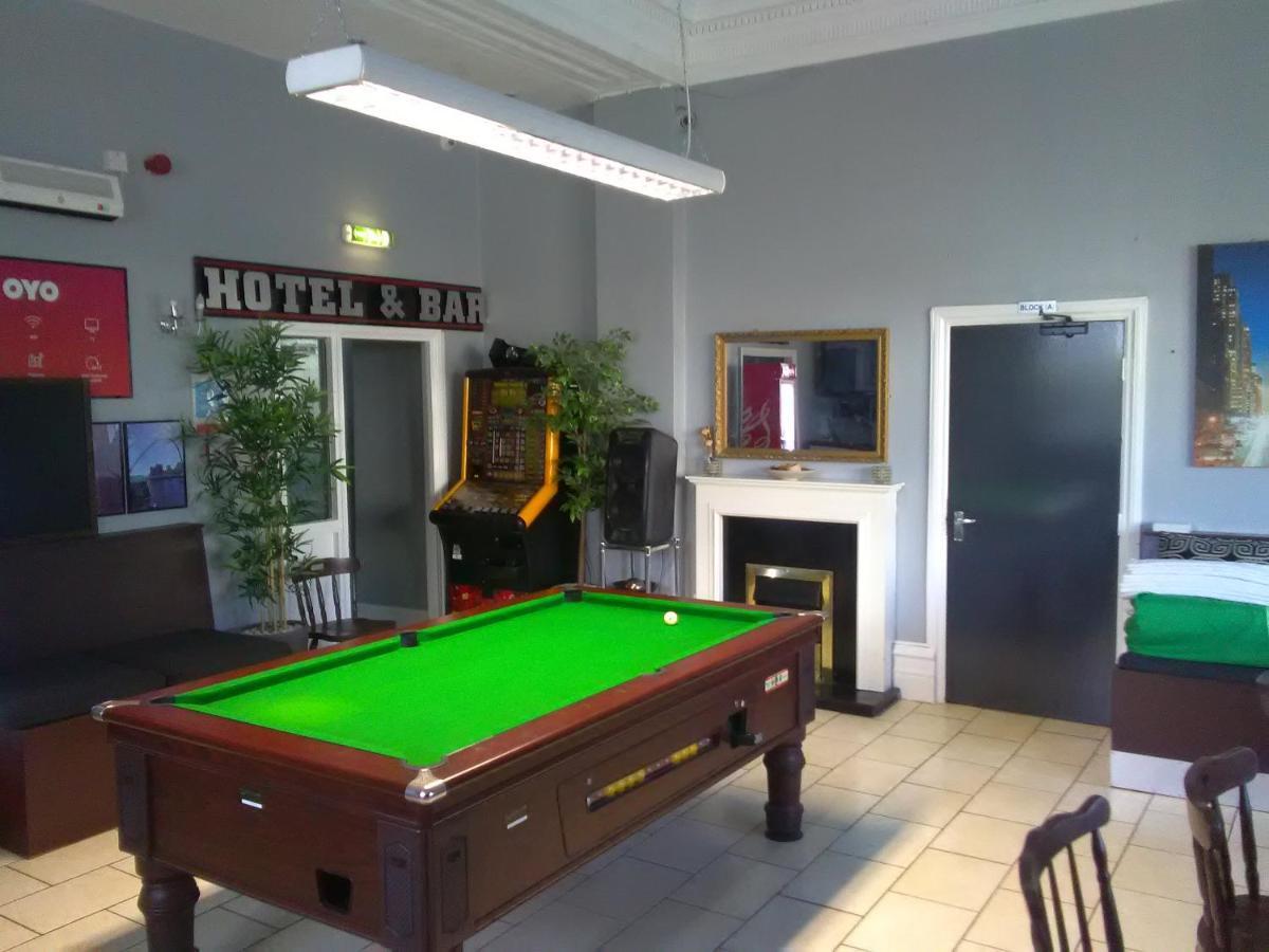 Newcastle West Hotel & Bar Εξωτερικό φωτογραφία