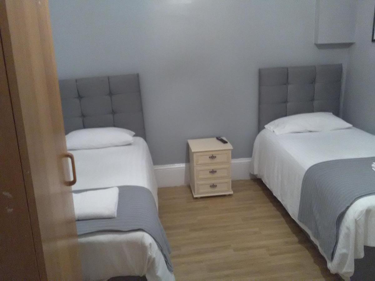 Newcastle West Hotel & Bar Δωμάτιο φωτογραφία