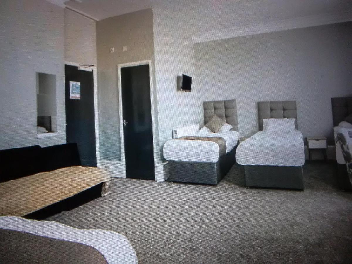 Newcastle West Hotel & Bar Εξωτερικό φωτογραφία